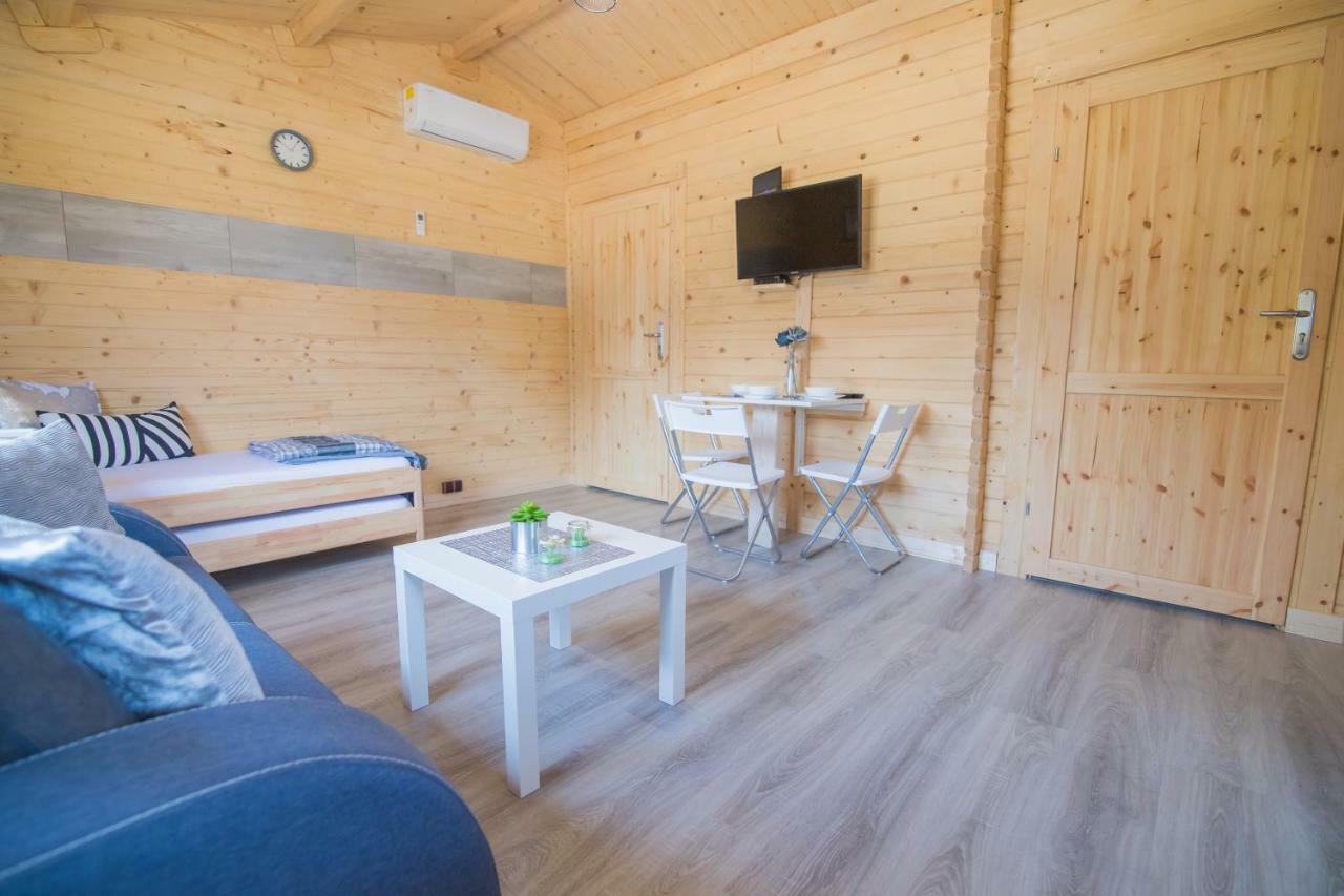 Vila Familycamp Zator Exteriér fotografie